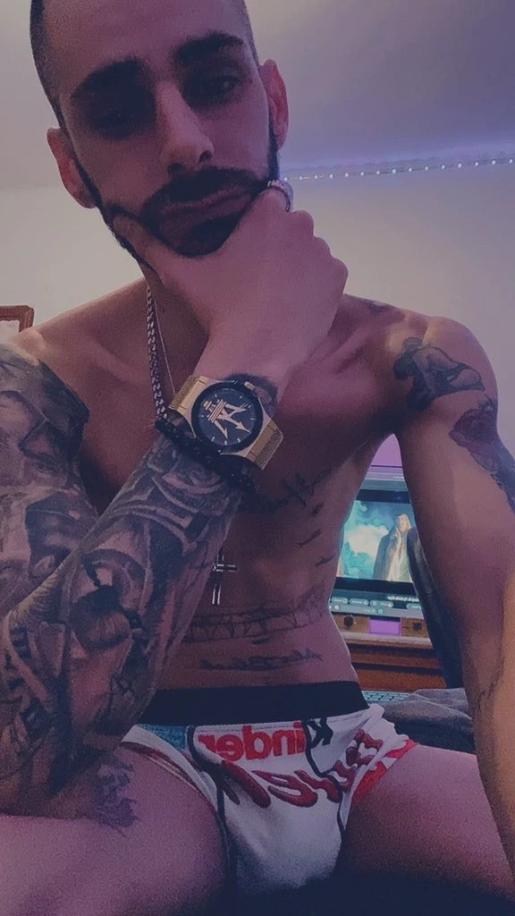 Attractive pulse photo by Alex Black from the Pulsexy community